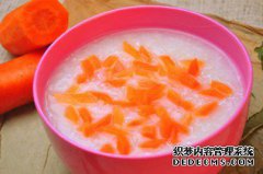 胡萝卜粳米粥的做法